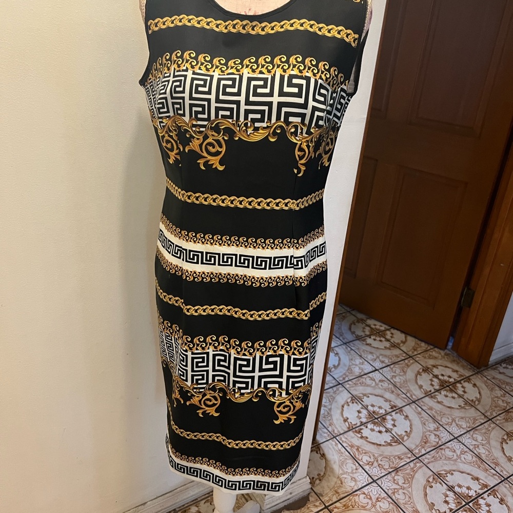 Beautiful dress - Picture 4 of 7